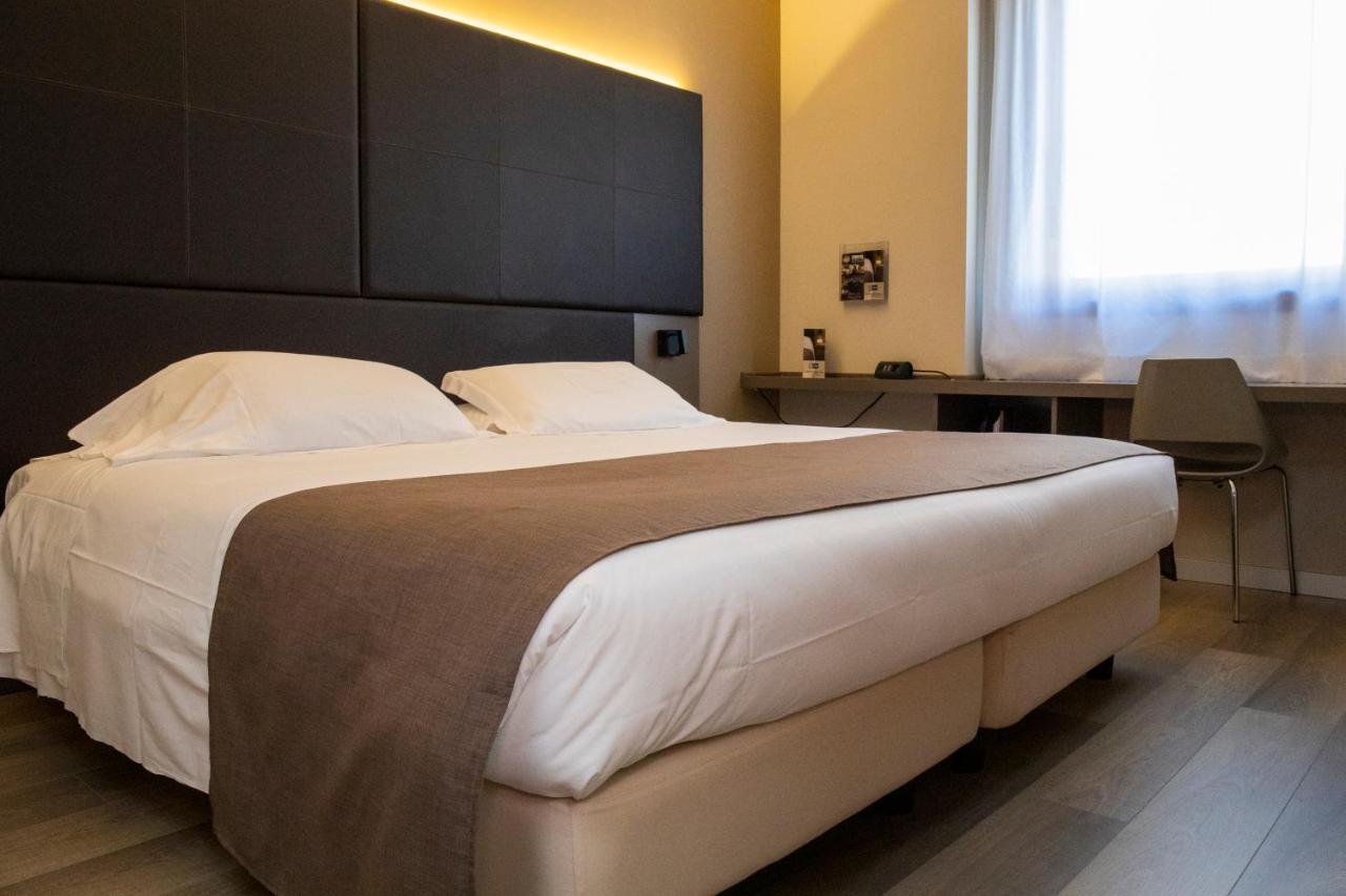City Hotel & Suites Foligno Exterior photo