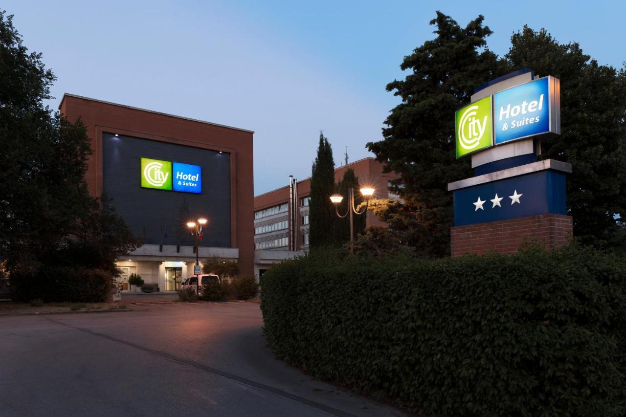 City Hotel & Suites Foligno Exterior photo